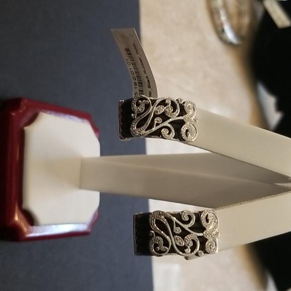 earrings - Picture 4 of 5